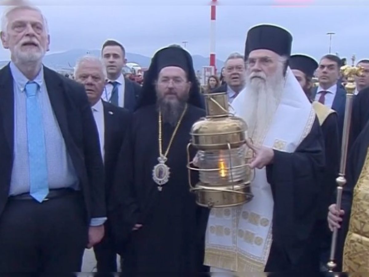 Έ&phi;&tau;&alpha;&sigma;&epsilon; &sigma;&tau;&alpha; &Sigma;&pi;ά&tau;&alpha; &tau;&omicron; Ά&gamma;&iota;&omicron; &Phi;&omega;&sigmaf;