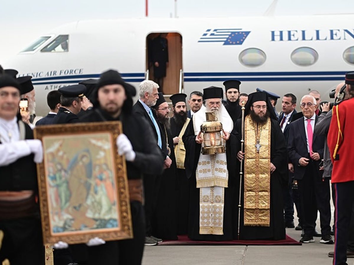 Έφτασε το Άγιο Φως – Και Πόντιοι ζιπκαλήδες στην υποδοχή