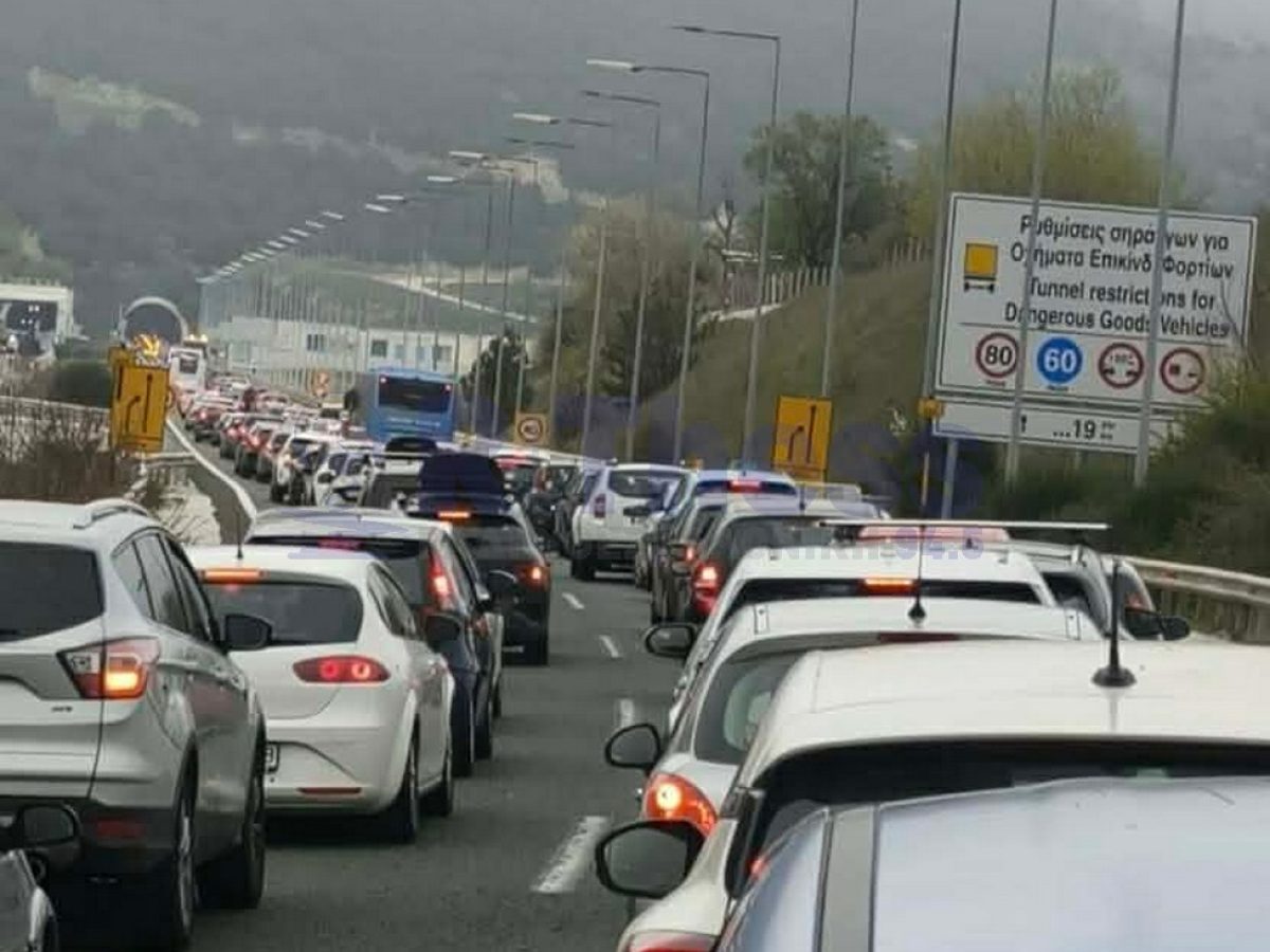 Εκκληση για τα διόδια Πολυμύλου! Τεράστιο μποτιλιάρισμα στην Εγνατία Οδό – Τι λένε ακροατές του Ράδιο Θεσσαλονίκη (ΦΩΤΟ+VIDEO))