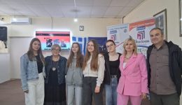 eleni-priovolou-to-5o-gel