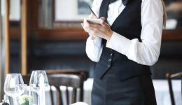 ellada-choris-ergazomenous-ston-tourismo