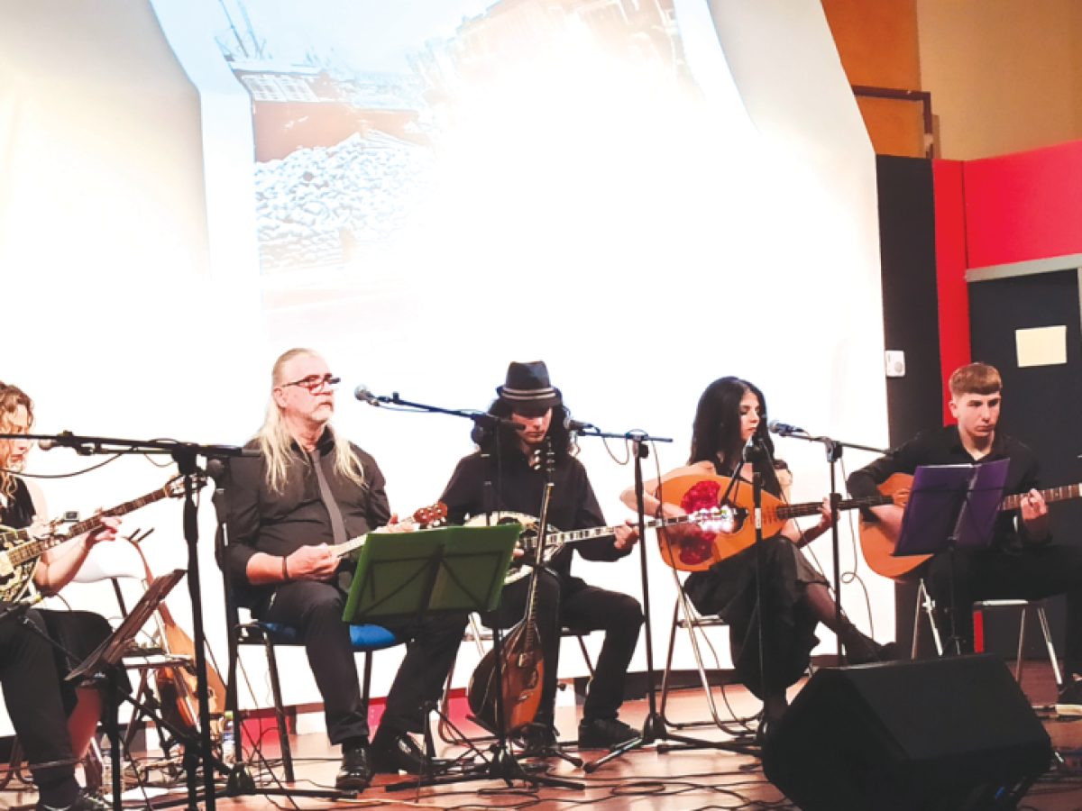 Ένα μουσικό σεργιάνι για το ρεμπέτικο τραγούδι παρουσίασε η Διεύθυνση Πρωτοβάθμιας Εκπαίδευσης