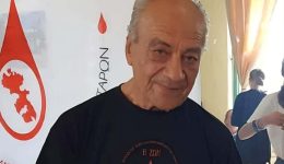 enas-chronos-choris-ton-petro