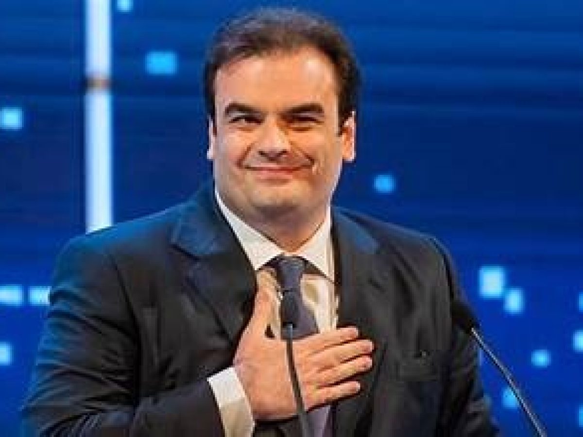 Ένας υπουργός δίπλα μας!