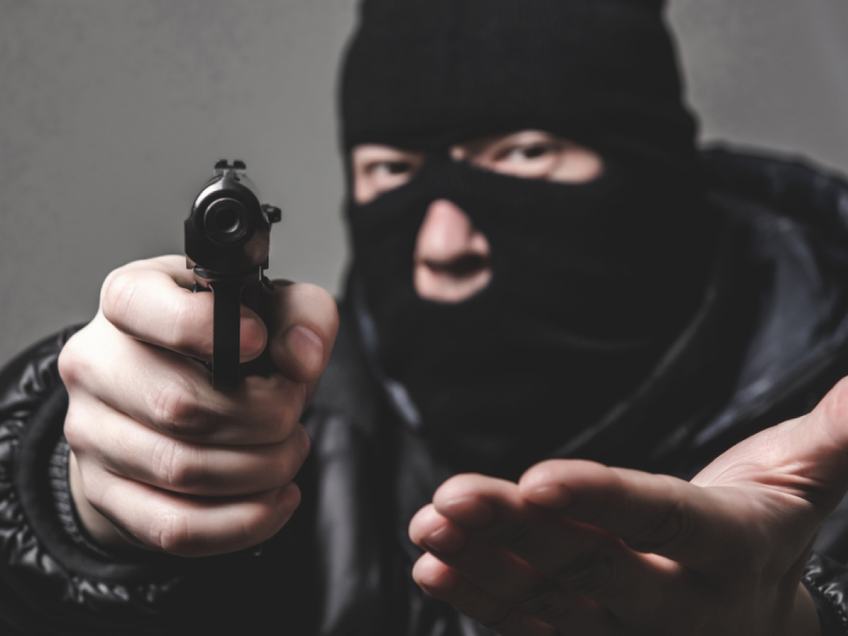 Ένοπλη ληστεία σε ενεχυροδανειστήριο στη Χαλκίδα: Ανθρωποκυνηγητό για τον δράστη