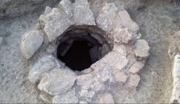 entekachronos-epese-se-pigadi-sto