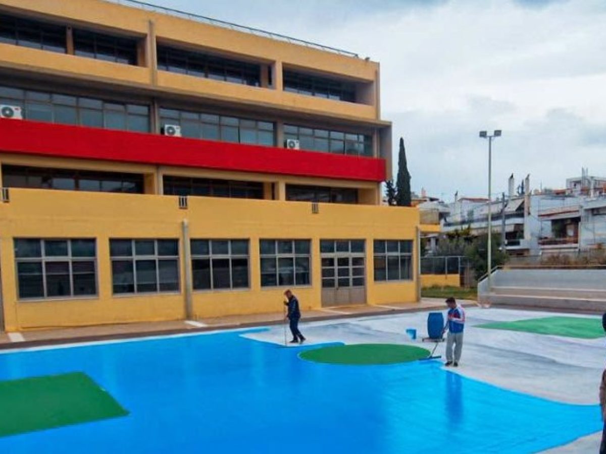 Επαφές, ενημερώσεις και… μηνύματα για τα σχολεία