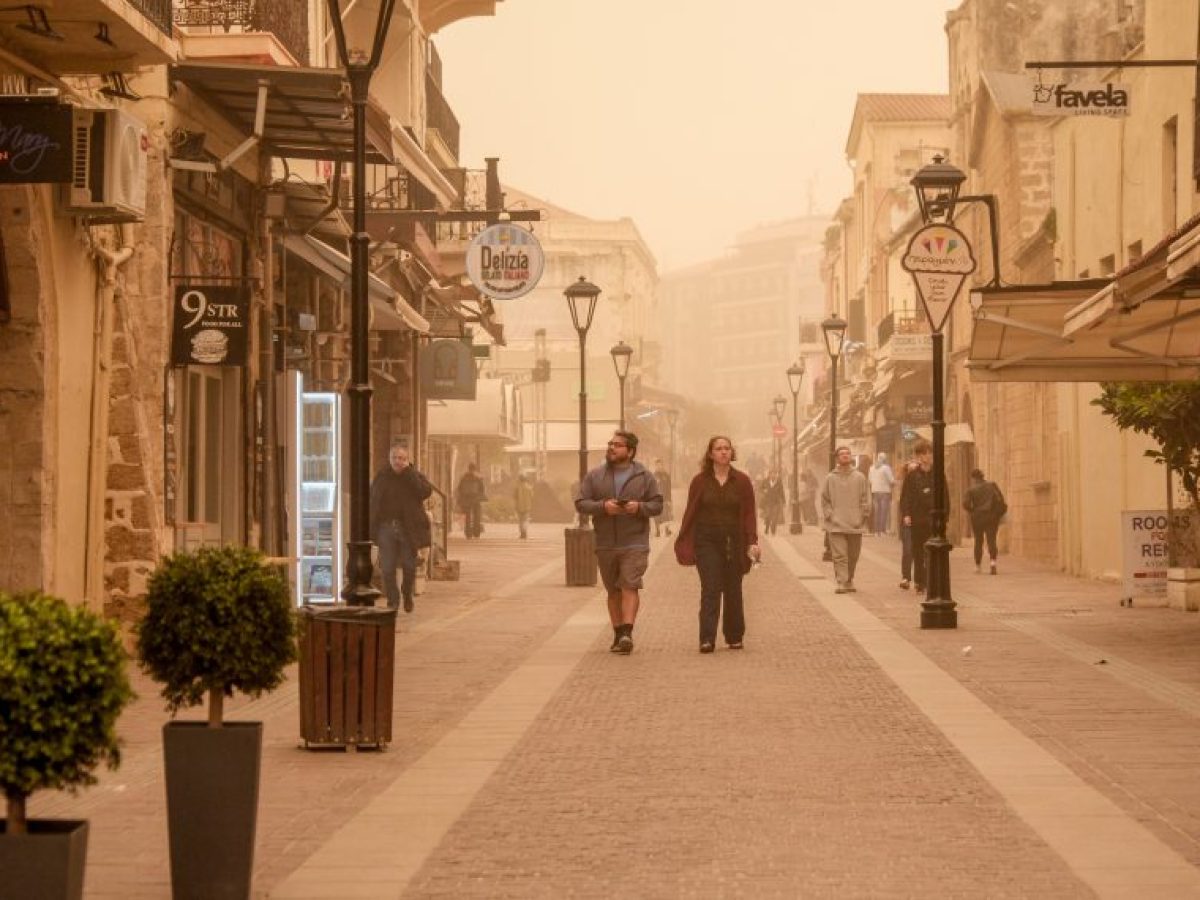 Επέλαση αφρικανικής σκόνης με… 25άρια και βροχές – Η πρόγνωση του καιρού από αύριο μέχρι και το Σάββατο