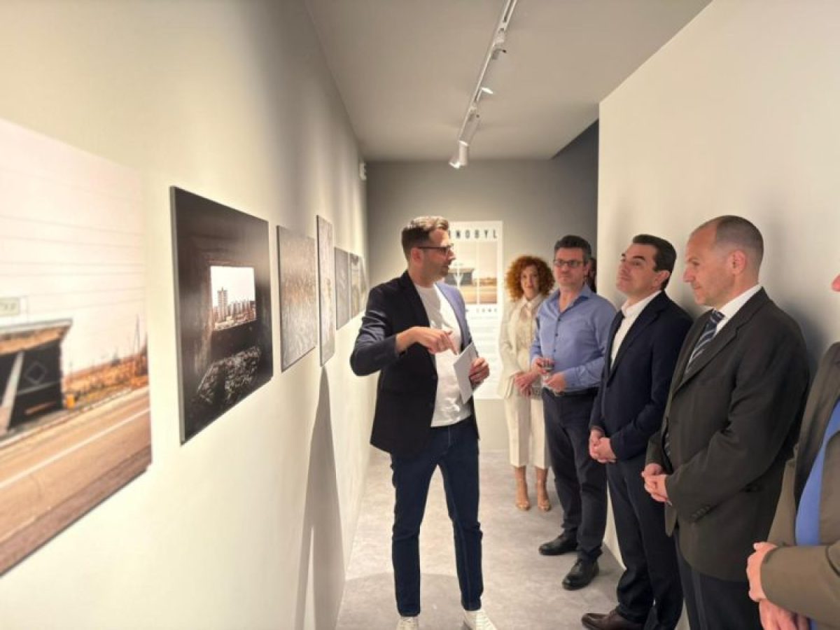 Επίσκεψη του Κώστα Σκρέκα στον πρωτοποριακό εκθεσιακό χώρο Terra Immersia στην Καλαμπάκα