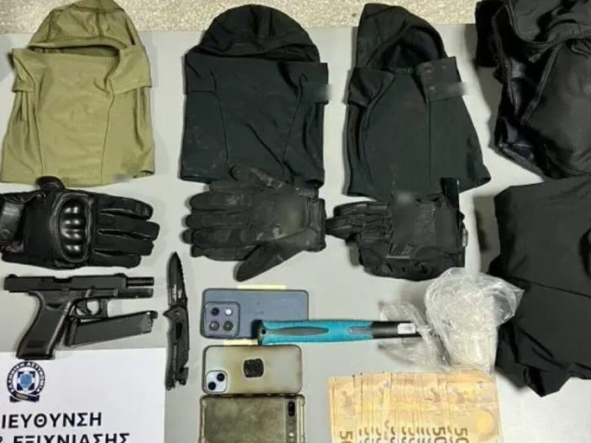 Επεισοδιακή σύλληψη διαρρηκτών λίγο πριν  «μπουκάρουν» σε σπίτι στη Γλυφάδα