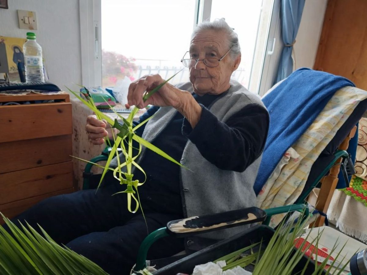 Έτοιμα και εφέτος τα βάγια τση γιαγιάς Αθηνάς