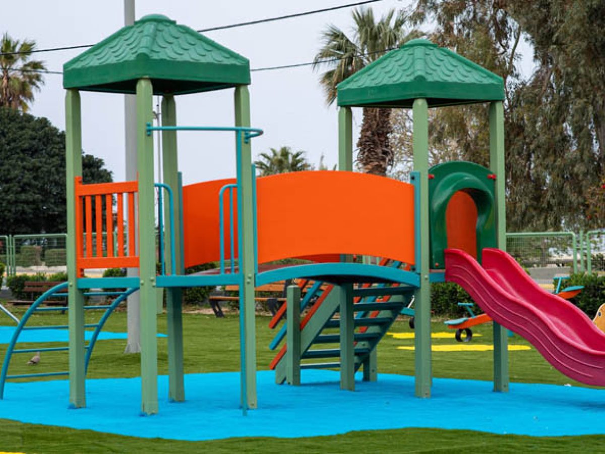 Έτοιμη η παιδική χαρά στην Παλαιά Φώκαια! (φωτό)