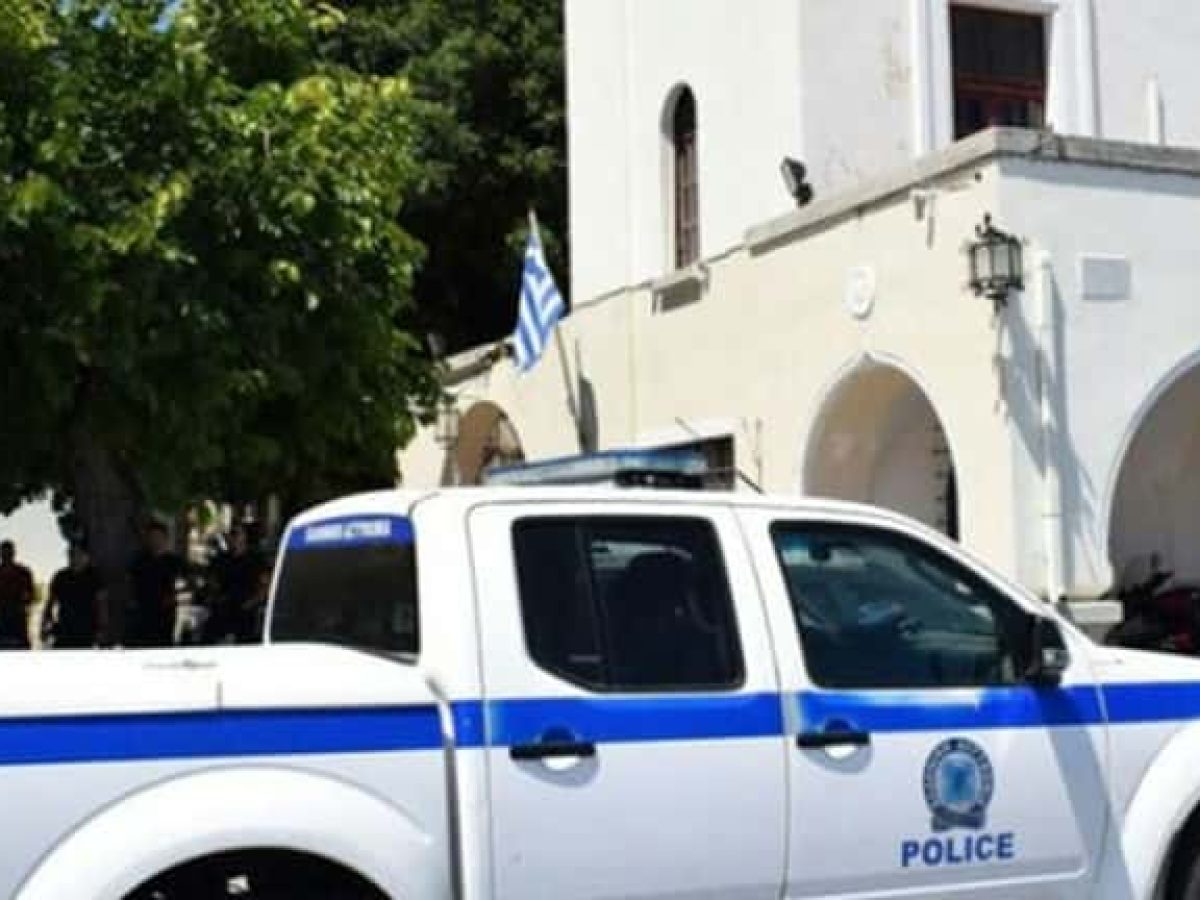 Εξιχνίαση απάτης στην Κω σε βάρος ηλικιωμένης από 2 άτομα που με το πρόσχημα του λογιστή της αφαίρεσαν τιμαλφή εκτιμώμενης αξίας 10.000 ευρώ.