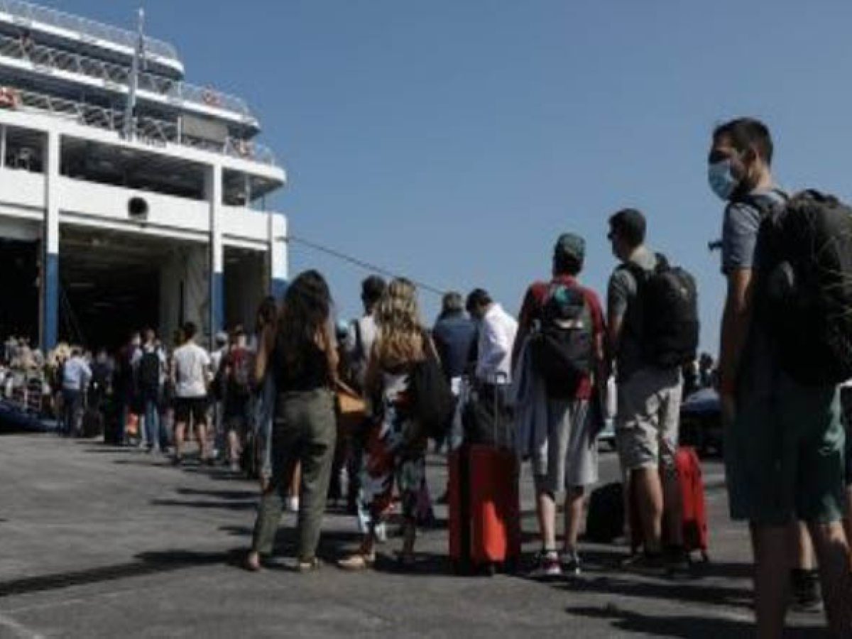 Έξοδος Μεγάλου Σαββάτου: Πάνω από 5.800 επιβάτες θα αναχωρήσουν από τα λιμάνια της Αττικής