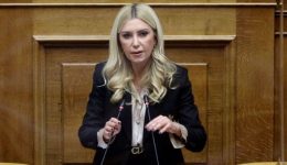 f.-Αrampatzi-den-fovithika-pote