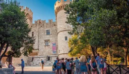 finlandiki-apovasi-touristikon-epichirimation-sti-1