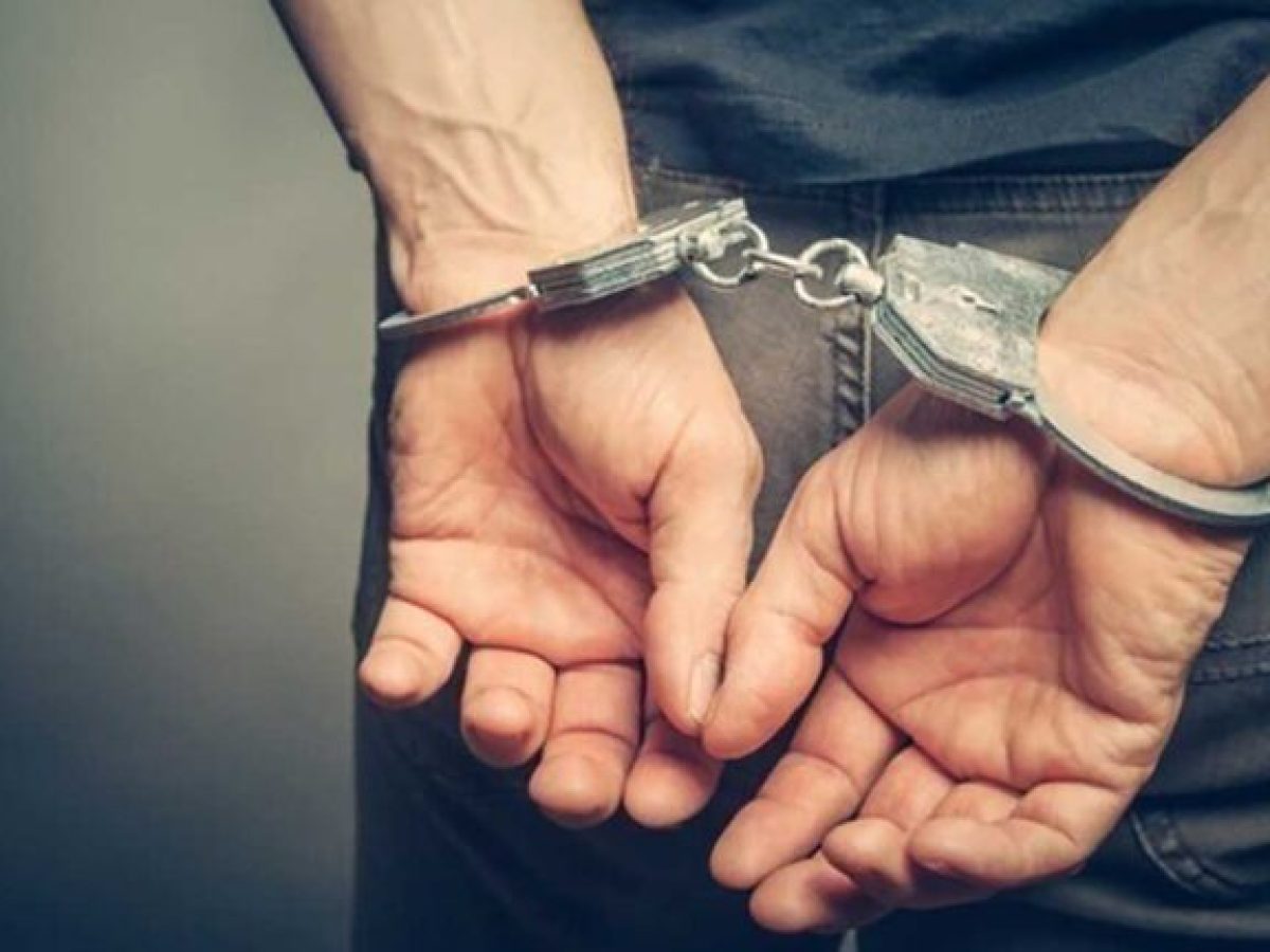 Φλώρινα: Σύλληψη δύο ατόμων για πώληση και κατανάλωση αλκοολούχων ποτών σε ανηλίκους