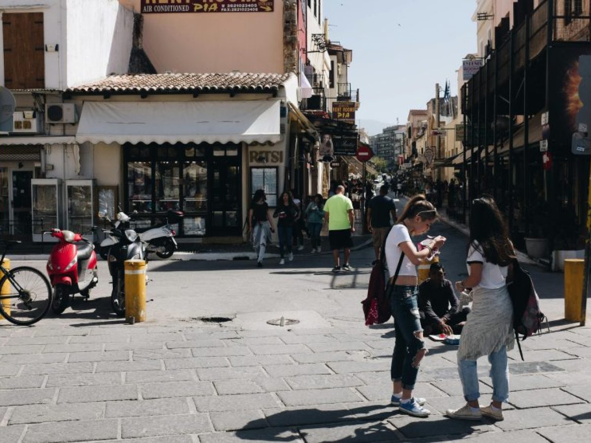 Φορολογία, κόστος και έλλειψη προσωπικού «πνίγουν» τα ενοικιαζόμενα δωμάτια