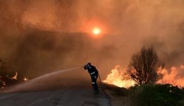 fotia-se-xera-chorta-–