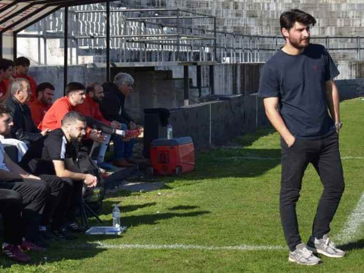 Γ’ Εθνική: Τέλος από τον πάγκο του ΑΟΞ ο Άγγελος Χασιώτης