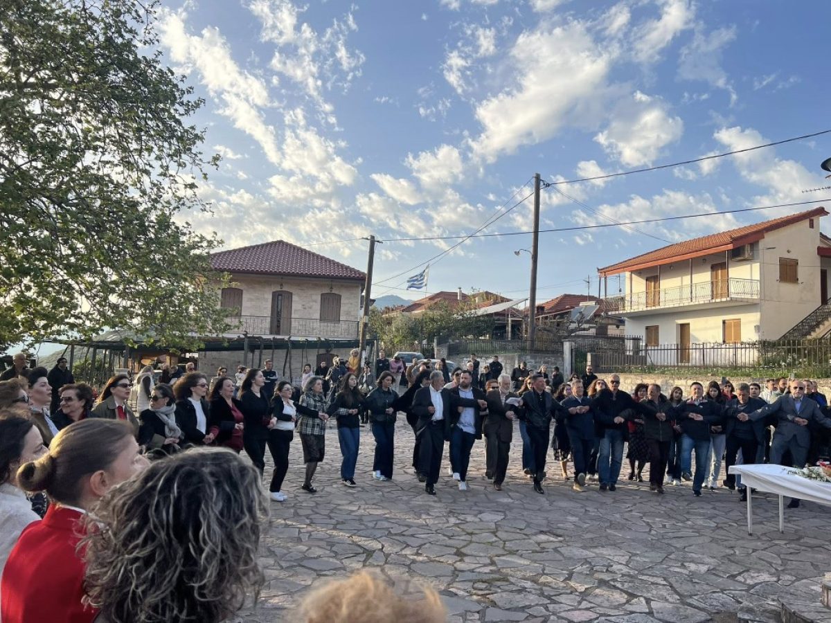 Γαϊτανάκι στην Αγία Σοφία Θέρμου