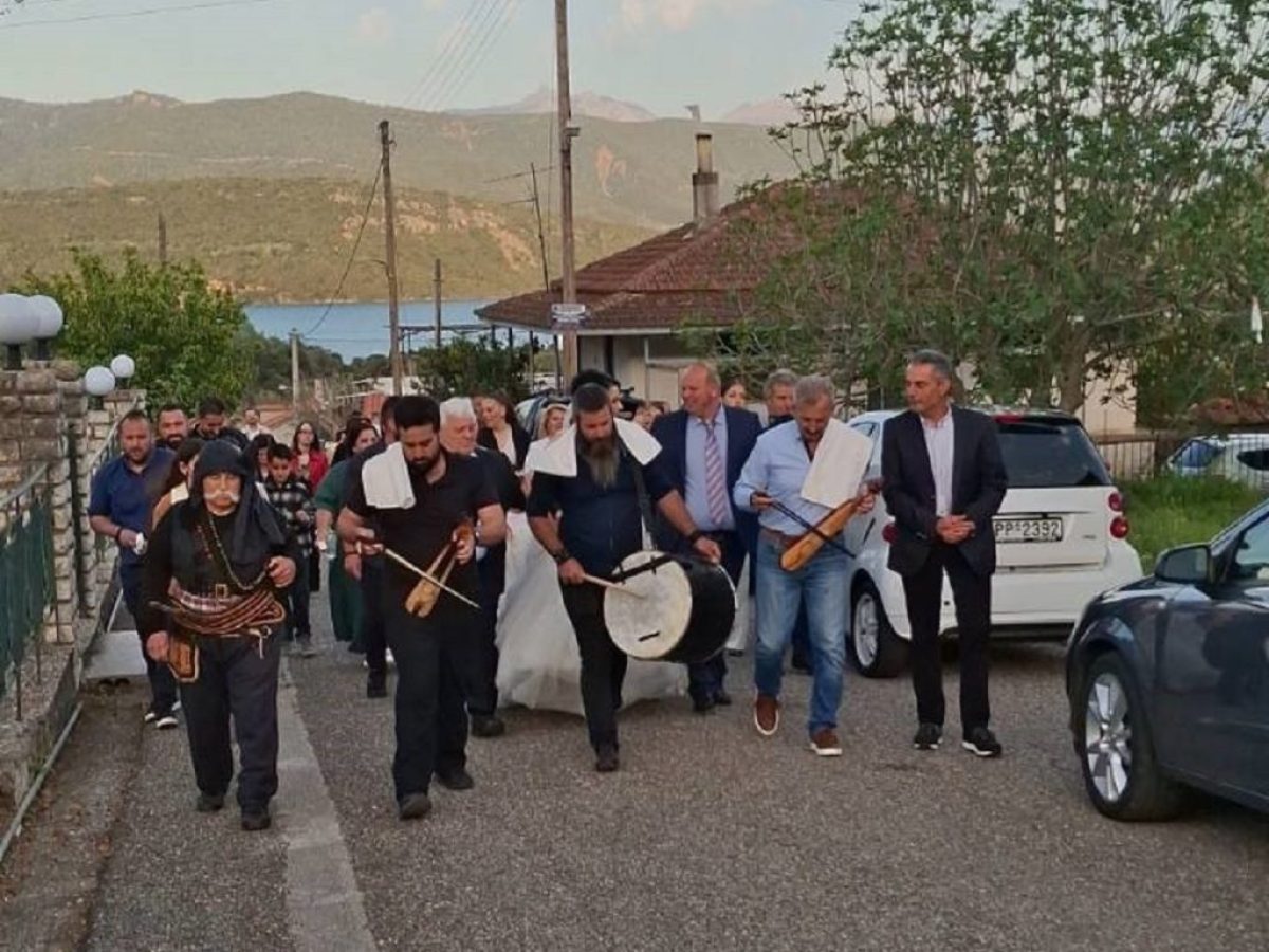Γάμος στο Μπαμπαλιό με άρωμα Πόντου και καλπασμούς