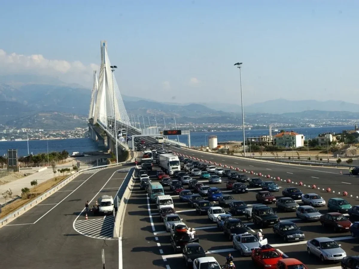Γέφυρα Ρίου-Αντιρρίου: «Χαμός» από κίνηση, γιατί δεν υπάρχει φέρι μπόουτ