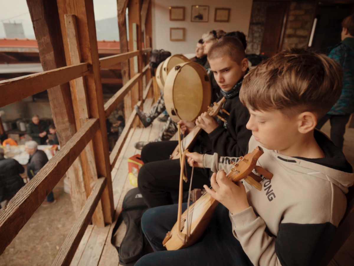  «Για τα Πανηγύρια» στην ΕΡΤ3  Το μυσταγωγικό έθιμο των «Αράπηδων» στο Μοναστηράκι Δράμας