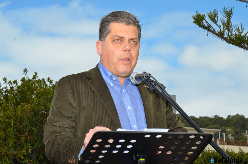 giannis-kourouklis-skepsis-pou-proklithikan-2