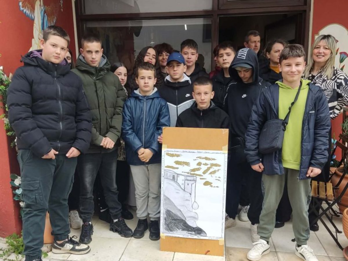 Γυμνάσιο Αμπελίων: Εκπαιδευτική επίσκεψη στη Σχολή Ξυλογλυπτικής Καλαμπάκας και στο Εργαστήρι Αγιογραφίας της κας Καραγγέλη