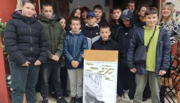 gimnasio-Αmpelion-ekpedeftiki-episkepsi-sti