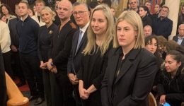 i-archigos-tis-axiomatikis-antipolitefsis