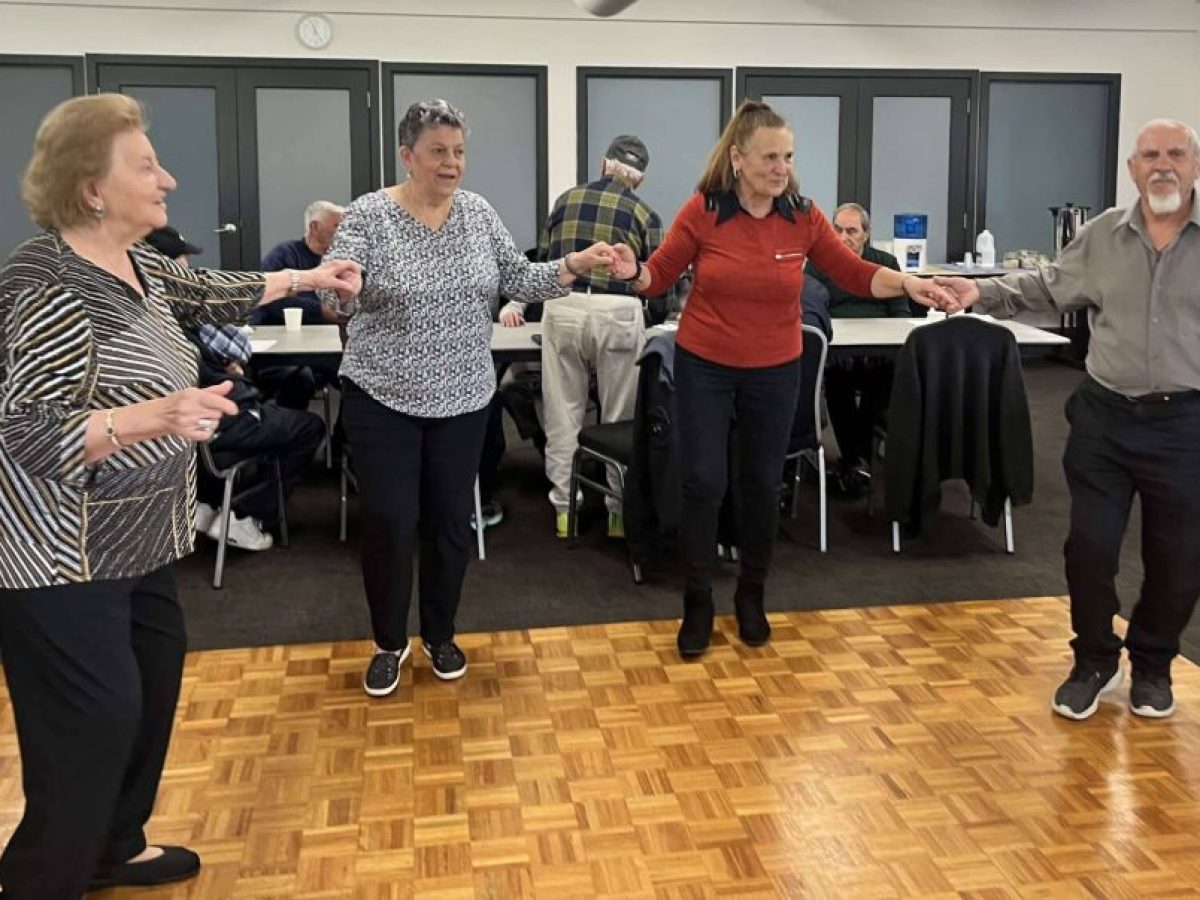 Οι ηλικιωμένοι συμπάροικοι του Whittlesea γιόρτασαν το Πάσχα