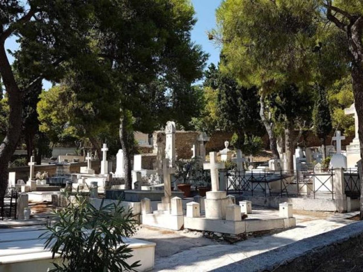 Η λειτουργία των Δημοτικών Κοιμητηρίων τη Μεγάλη Εβδομάδα