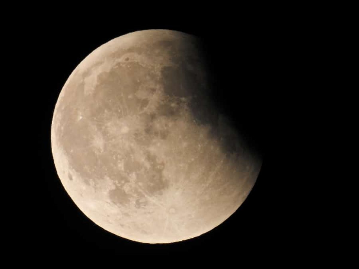 Η μεγαλύτερη έκλειψη ηλίου του αιώνα – Πότε θα γίνει, πόσο θα κρατήσει