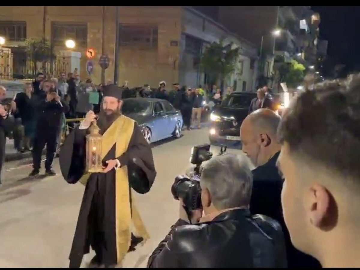 Η Πάτρα υποδέχθηκε το Άγιο Φως-ΔΕΙΤΕ ΒΙΝΤΕΟ