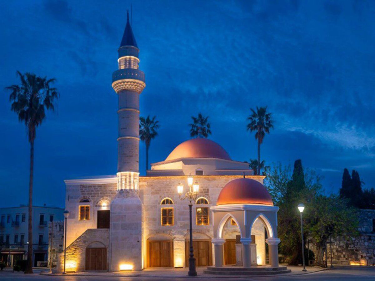 Η Πρόεδρος του Βακούφ Κω Ελβάν Κοτζαογλάν στον RV για το τέμενος Ντεφτερντάρ και τα καταστήματα