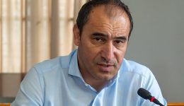 i-pΑmth-beni-panta-brosta