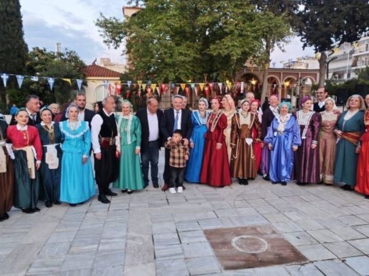 Η ΠΑΡΑΔΟΣΗ ΤΩΝ ΠΑΛΑΤΙΑΝΩΝ ΖΩΝΤΑΝΕΨΕ ΣΤΟΝ ΕΘΙΜΙΚΟ ΧΟΡΟ ΤΟΥ ΑΓΙΟΥ ΓΕΩΡΓΙΟΥ ΣΤΑ ΝΕΑ ΠΑΛΑΤΙΑ ΩΡΩΠΟΥ