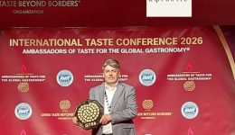 i-samiaki-gastronomia-stin-korifi