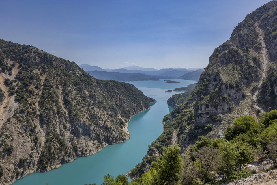 i-sigchrones-proklisis-tis-touristikis-1