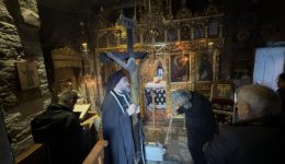 i-stavrosi-sti-moni-panagias