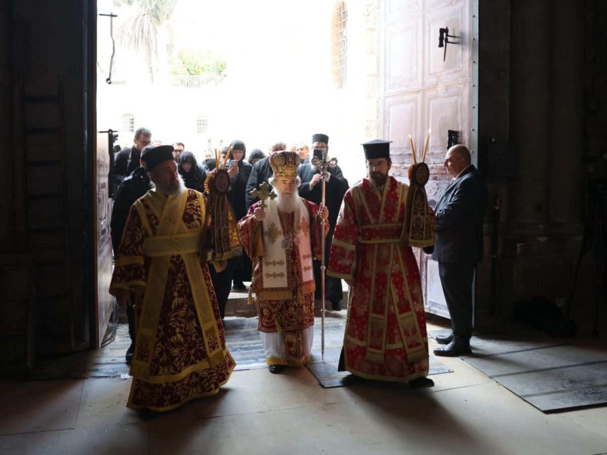 Η στιγμή που ανοίγουν οι πύλες στον Ναό της Αναστάσεως μετά από 40 ημέρες – Το ΕΡΤnews στην Ιερουσαλήμ