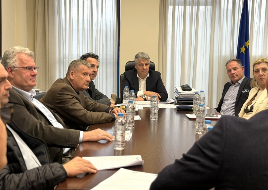 i-stirixi-ton-mikromeseon-epichiriseon