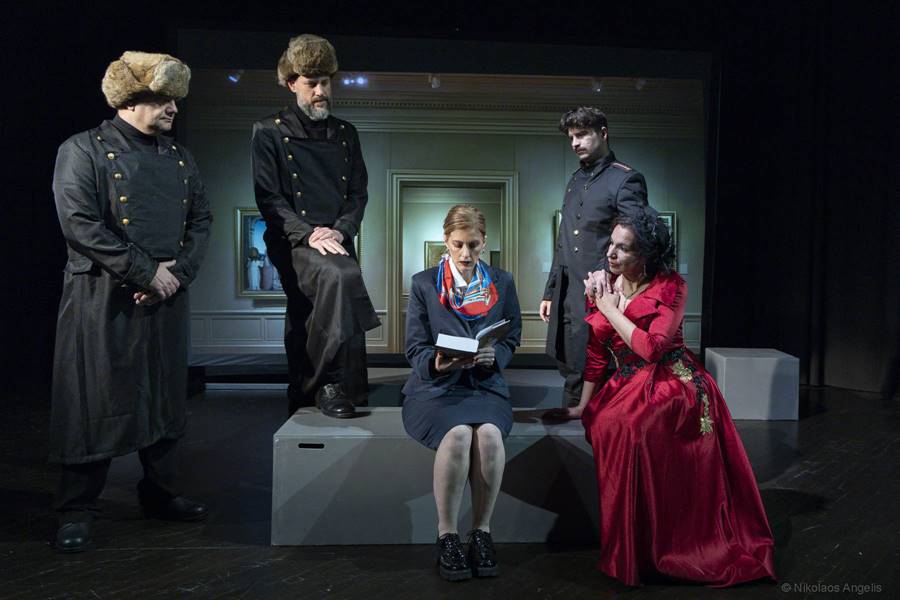 i-theatriki-omada-samou-parousiazi