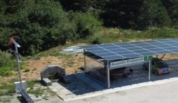 i-vlasti-sto-epikentro-tis