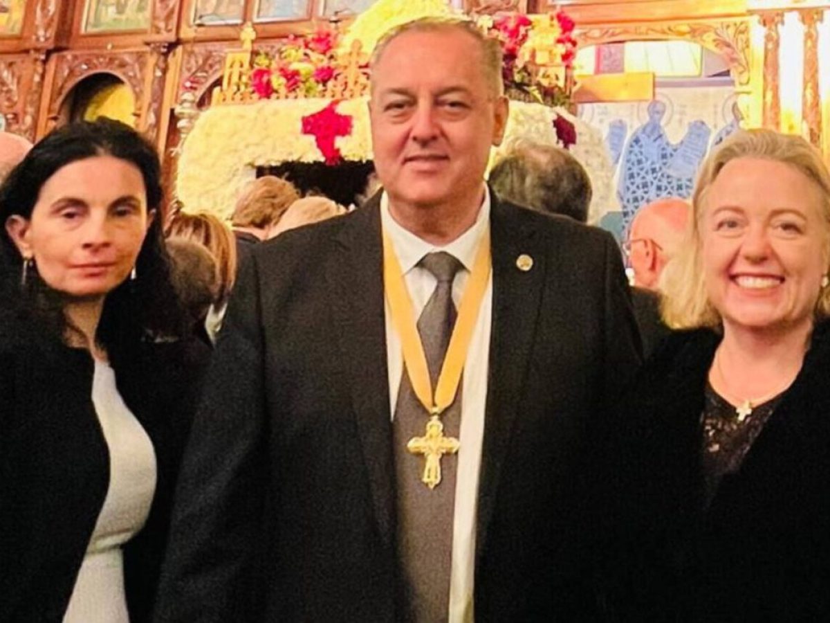 Η βουλευτής Kathleen Matthews Ward στον Επιτάφιο του Αγίου Νεκταρίου στο Fawkner