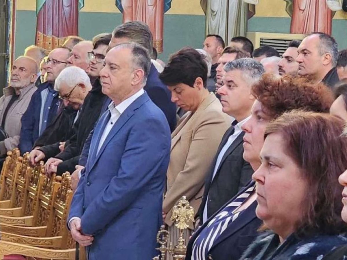 Ιερέας “έκραξε” πολιτικούς με αφορμή την παρουσία Χ. Κέλλα στην εκκλησία: «Έχουν πάρει σβάρνα τα πανηγύρια για ψήφους» – Δείτε την ανάρτηση του Ιερέα στο Facebook