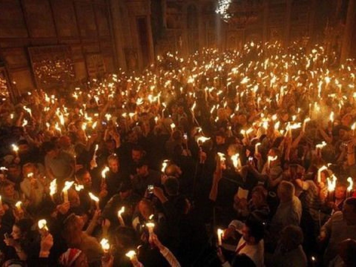 Ιεροσόλυμα – Άγιο Φως: Με λαμπρότητα η τελετή Αφής – Το απόγευμα φτάνει στην Ελλάδα