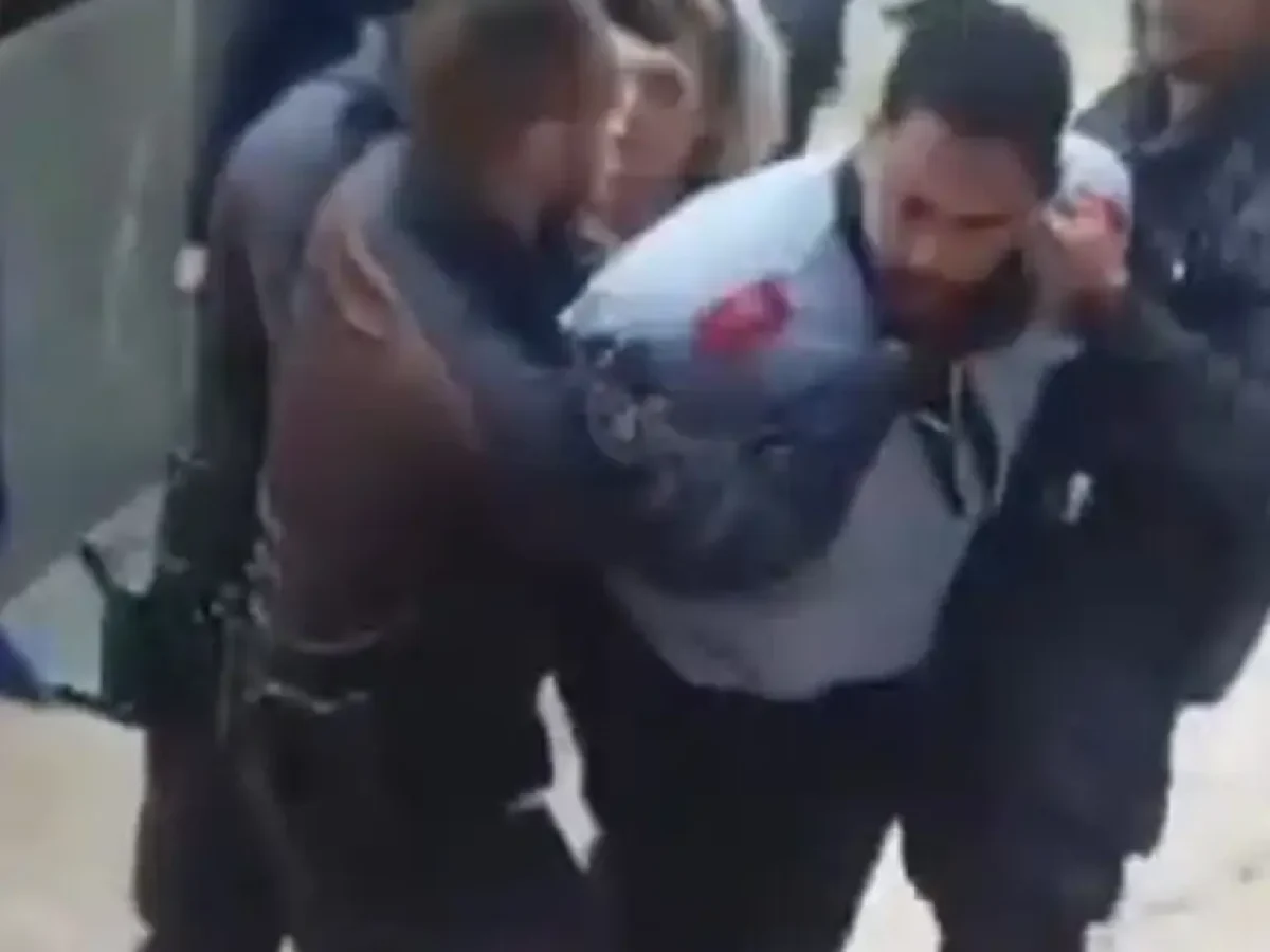 Ιερουσαλήμ: Καταγγελίες για βίαιες προσαγωγές Παλαιστίνιων χριστιανών στην πομπή του Αγίου Φωτός